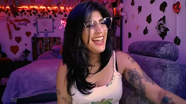 Snapshot of azahar__ziiz chatting on February 12, 12:27 am azahar ziiz online show from February 12, 12:27 am