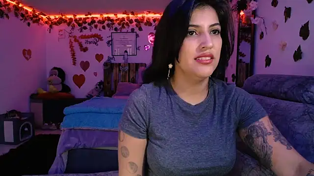 Snapshot of azahar__ziiz chatting on February 21, 2:38 pm azahar ziiz online show from February 21, 2:38 pm