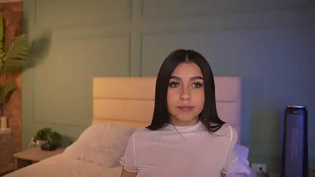 Ashley Jones9 online show from December 3, 2:04 pm