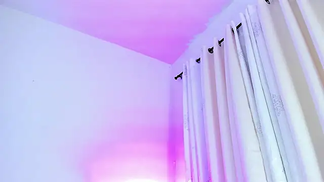 Snapshot of Abby__colins chatting on December 14, 1:17 am Abby colins online show from December 14, 1:17 am