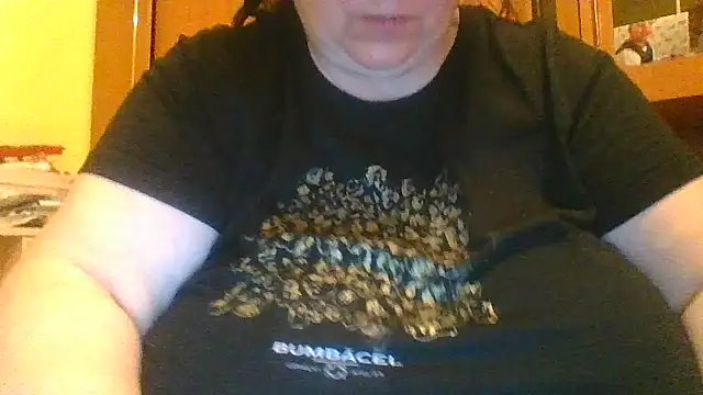 Nataliesbestjuggs online show from November 14, 11:02 pm