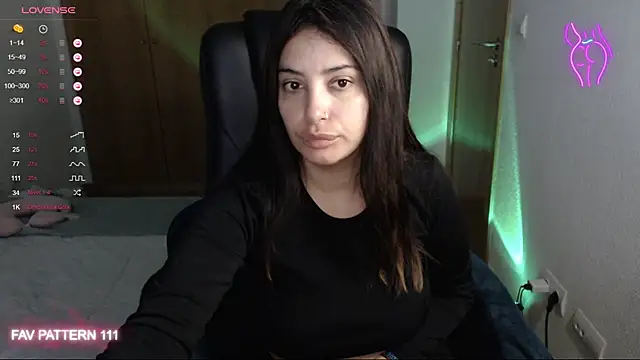 Snapshot of AnnaQueen chatting on January 27, 10:06 pm AnnaQueen online show from January 27, 10:06 pm