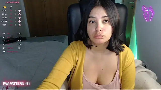 Snapshot of AnnaQueen chatting on February 17, 9:41 pm AnnaQueen online show from February 17, 9:41 pm