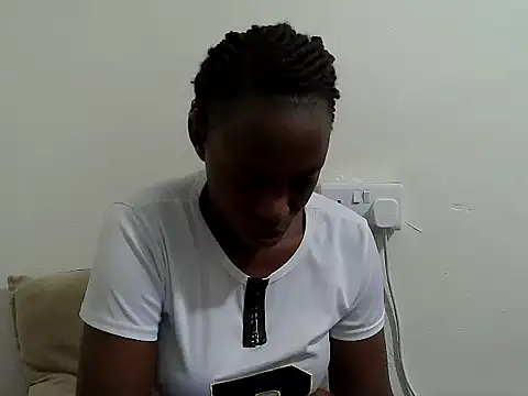 Snapshot of lizbela1 chatting on June 5, 9:42 pm lizbela1 online show from June 5, 9:42 pm