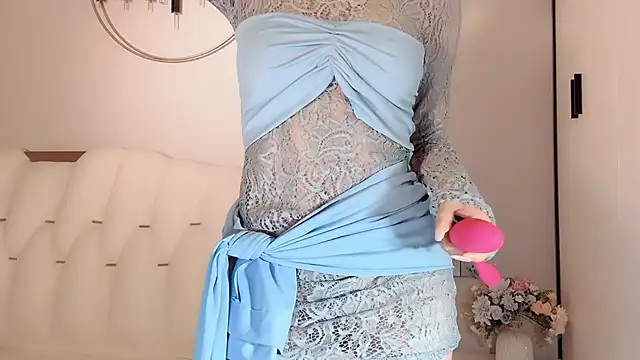 Snapshot of lvy-w chatting on December 31, 10:37 am lvy-w online show from December 31, 10:37 am