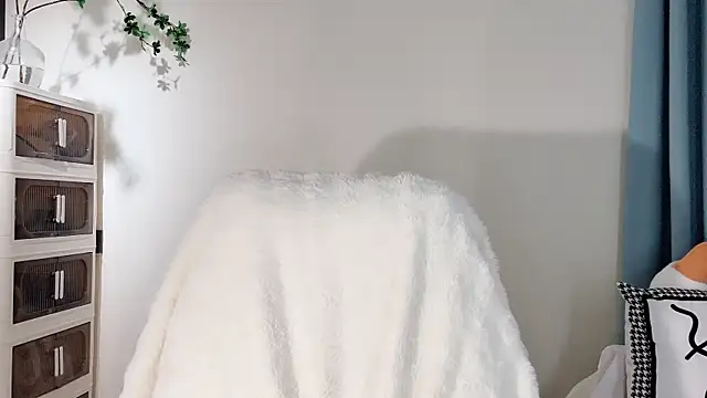 Snapshot of lvy-w chatting on February 4, 1:38 pm lvy-w online show from February 4, 1:38 pm