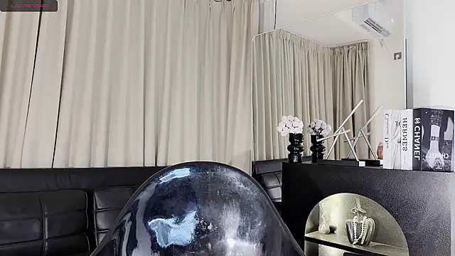 Snapshot of lvy-w chatting on January 17, 11:37 am lvy-w online show from January 17, 11:37 am