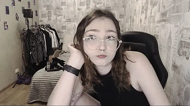 AmeliaKamishiro online show from December 8, 1:58 pm