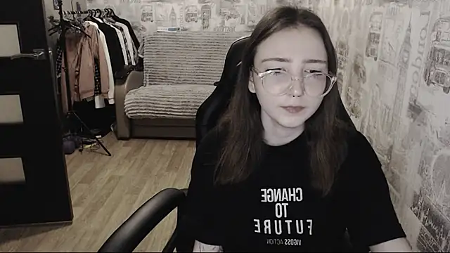 AmeliaKamishiro online show from December 11, 1:06 pm