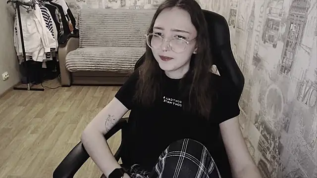 AmeliaKamishiro online show from January 4, 2:56 pm