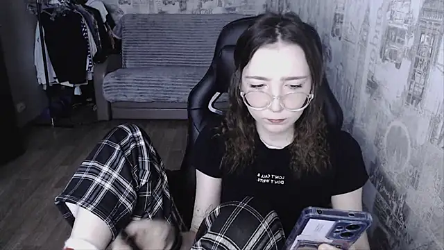 AmeliaKamishiro online show from January 5, 11:37 am