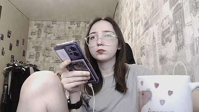 AmeliaKamishiro online show from February 4, 6:06 pm