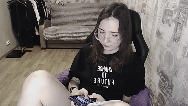 AmeliaKamishiro online show from February 11, 11:01 pm