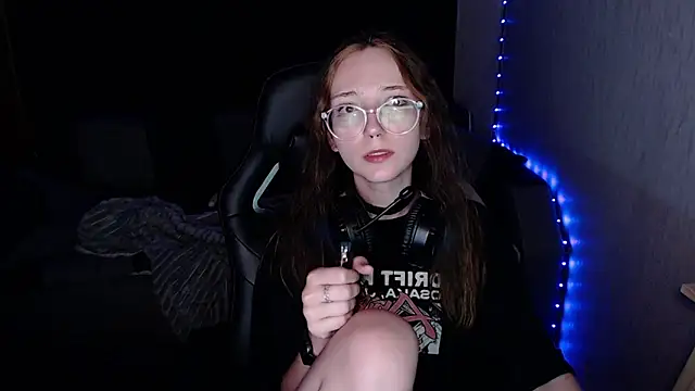 AmeliaKamishiro online show from October 9, 7:45 pm