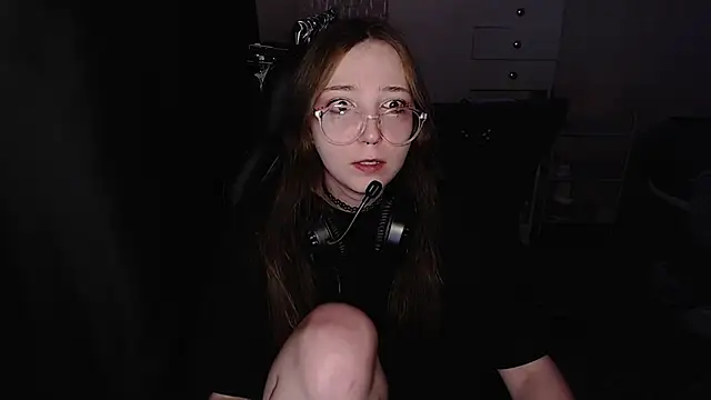 AmeliaKamishiro online show from December 19, 2:57 pm