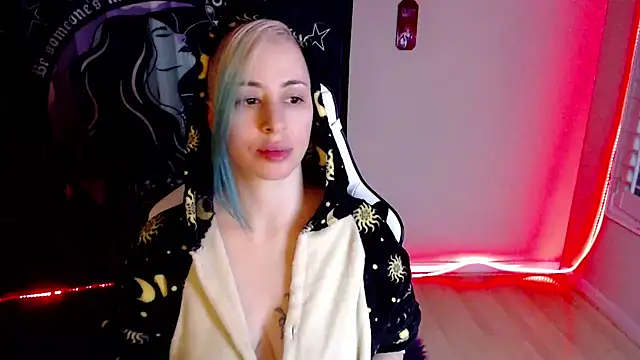Snapshot of GoddessLilitu chatting on January 2, 1:49 am GoddessLilitu online show from January 2, 1:49 am