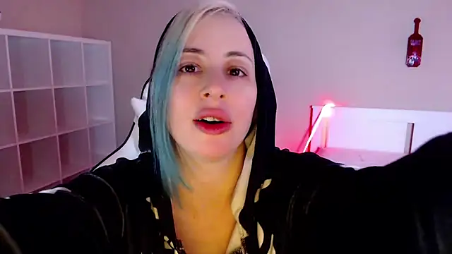 Snapshot of GoddessLilitu chatting on January 5, 4:36 am GoddessLilitu online show from January 5, 4:36 am