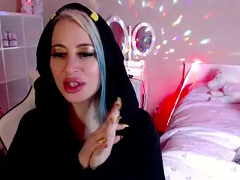 Snapshot of GoddessLilitu chatting on January 9, 2:01 am GoddessLilitu online show from January 9, 2:01 am