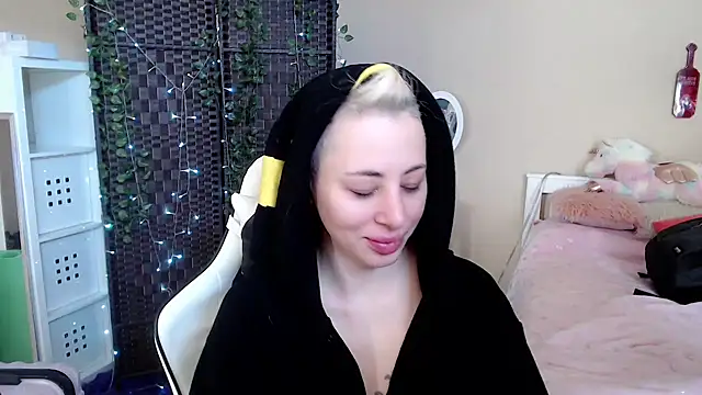 Snapshot of GoddessLilitu chatting on January 22, 7:13 pm GoddessLilitu online show from January 22, 7:13 pm