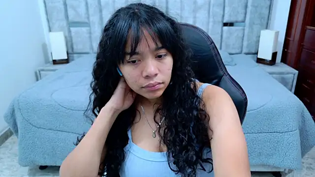 laureentt  online show from February 16, 3:24 am