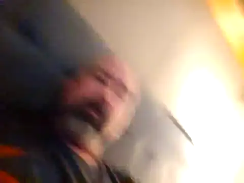 Snapshot of scottym chatting on October 31, 2:40 pm scottym online show from October 31, 2:40 pm