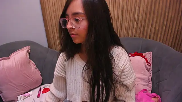 Eva Macalliter online show from December 27, 4:15 am