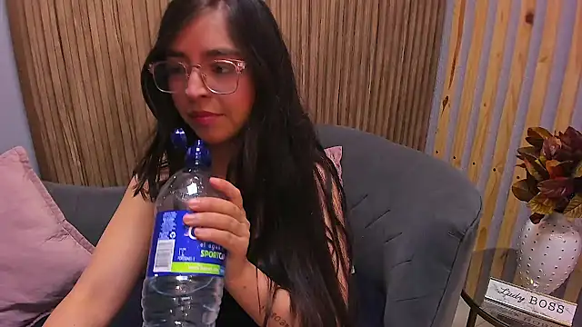 Eva Macalliter online show from February 9, 3:22 am