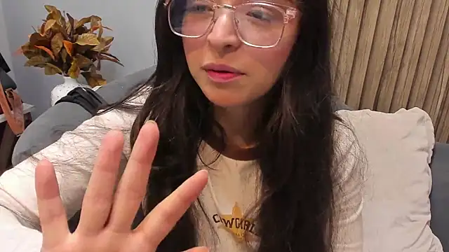 Eva Macalliter online show from March 20, 2:40 am