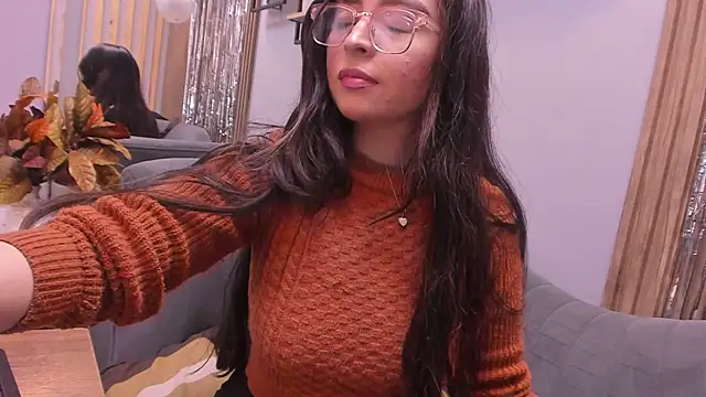 Eva Macalliter online show from December 18, 3:23 am