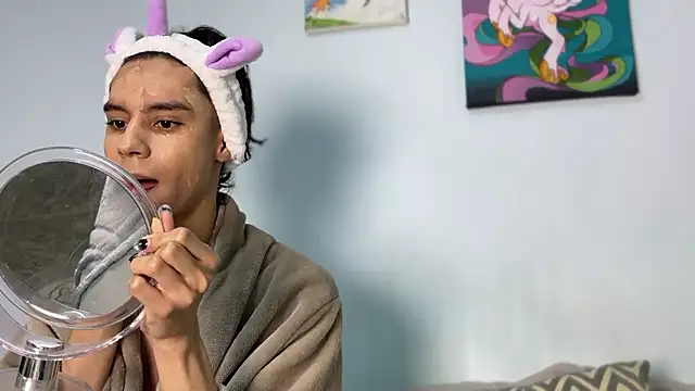 imcoltonalvin online show from December 4, 11:46 pm