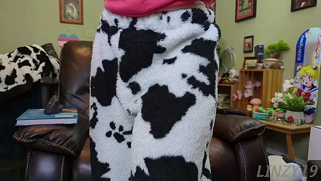 Snapshot of Linzy_19 chatting on January 27, 5:15 pm Linzy 19 online show from January 27, 5:15 pm