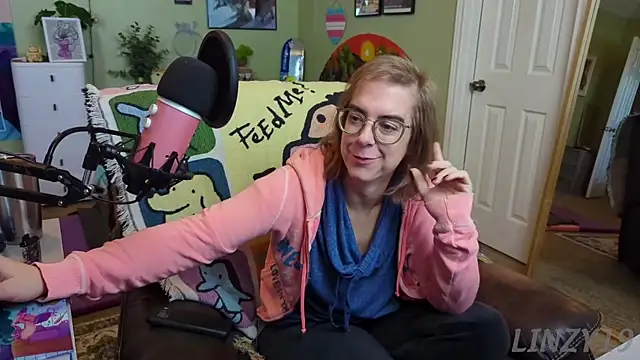 Snapshot of Linzy_19 chatting on March 11, 3:02 pm Linzy 19 online show from March 11, 3:02 pm