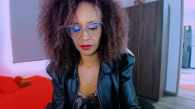 Snapshot of ScarlettMalbec chatting on June 3, 9:31 pm ScarlettMalbec online show from June 3, 9:31 pm