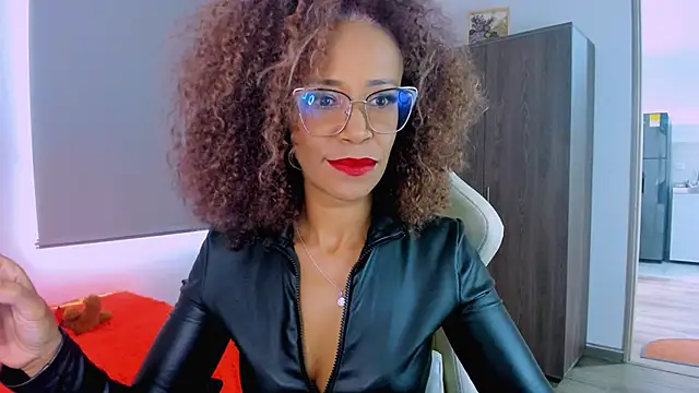 Snapshot of ScarlettMalbec chatting on June 13, 9:02 pm ScarlettMalbec online show from June 13, 9:02 pm