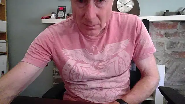 Snapshot of jiggy77777 chatting on December 4, 4:10 am jiggy77777 online show from December 4, 4:10 am