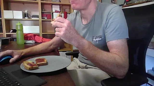 Snapshot of jiggy77777 chatting on January 21, 12:15 am jiggy77777 online show from January 21, 12:15 am