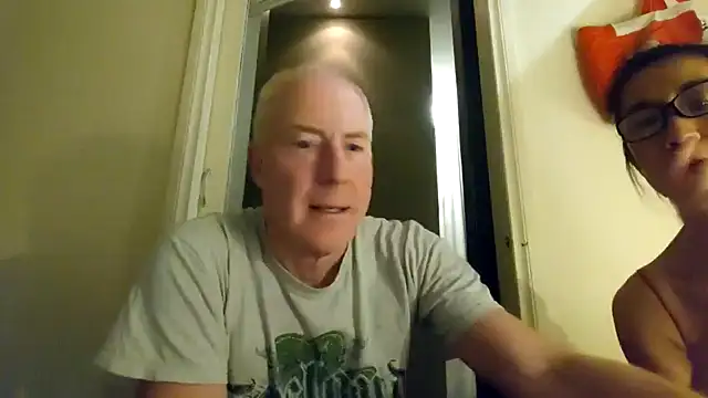 Snapshot of jiggy77777 chatting on October 22, 4:46 am jiggy77777 online show from October 22, 4:46 am