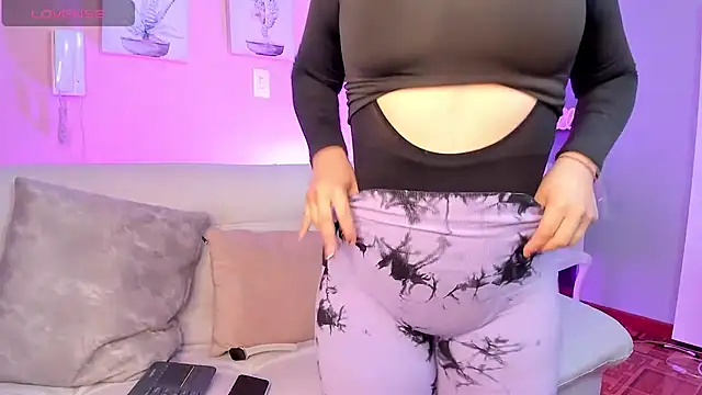 emily roberts1 online show from January 6, 3:20 am