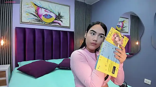 emily roberts1 online show from February 25, 12:34 pm