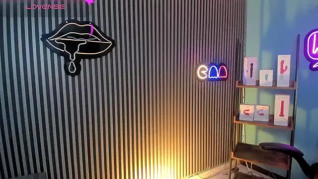 emily roberts1 online show from March 13, 12:35 pm