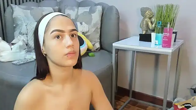 emily roberts1 online show from September 11, 12:49 pm