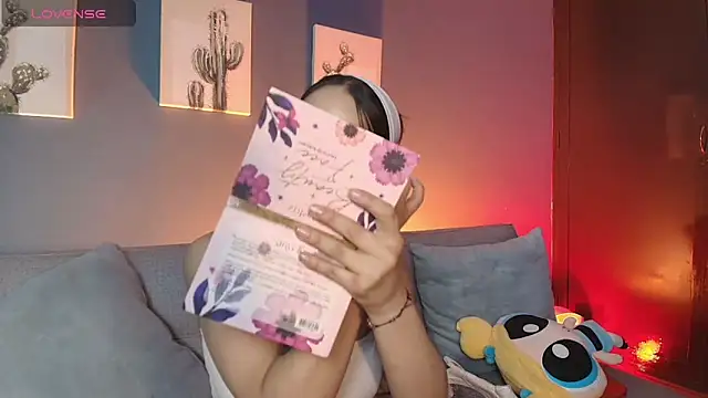 emily roberts1 online show from September 12, 12:49 pm