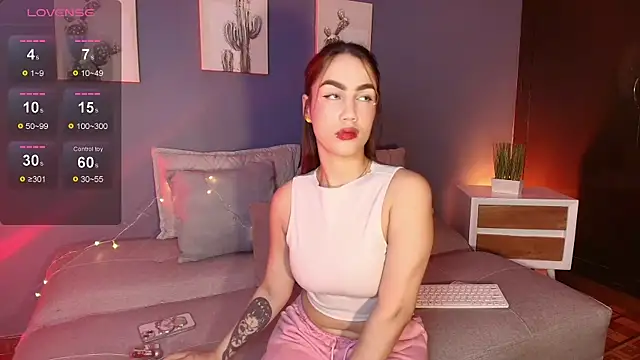 emily roberts1 online show from October 10, 5:06 am