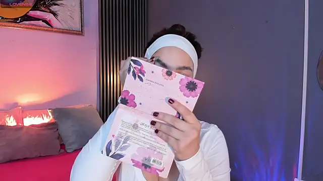 emily roberts1 online show from December 23, 4:54 am