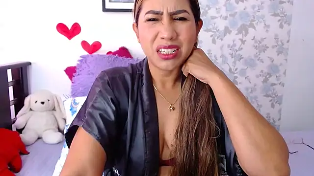 Snapshot of vanessa_cute1 chatting on June 10, 5:01 pm vanessa cute1 online show from June 10, 5:01 pm