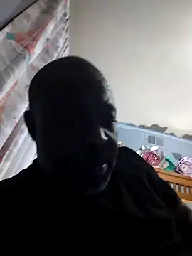 Snapshot of macnificent1fr chatting on December 2, 9:45 am macnificent1fr online show from December 2, 9:45 am