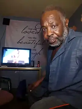 Snapshot of macnificent1fr chatting on February 2, 3:43 am macnificent1fr online show from February 2, 3:43 am