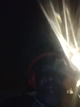 Snapshot of macnificent1fr chatting on December 4, 2:21 am macnificent1fr online show from December 4, 2:21 am