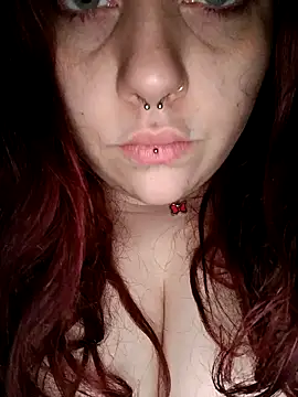 Snapshot of persefone97 chatting on February 11, 6:33 pm persefone97 online show from February 11, 6:33 pm