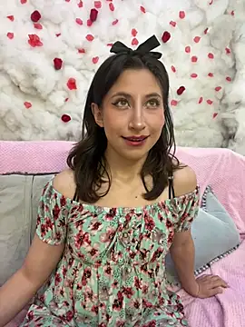 SkarletJhonson  online show from May 3, 8:20 am